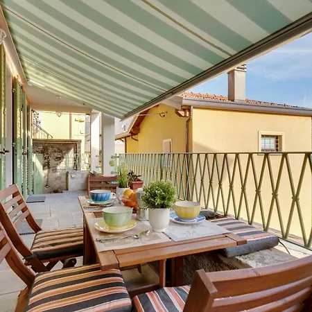 Guesthost - - Lakeview With Garage * Carate Urio