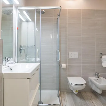 Guesthost - - Lakeview With Garage * Carate Urio