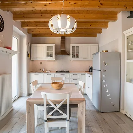 公寓 Guesthost - - Lakeview With Garage Carate Urio