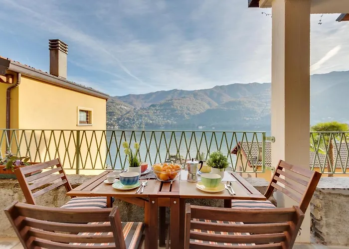 Guesthost - - Lakeview With Garage * Carate Urio