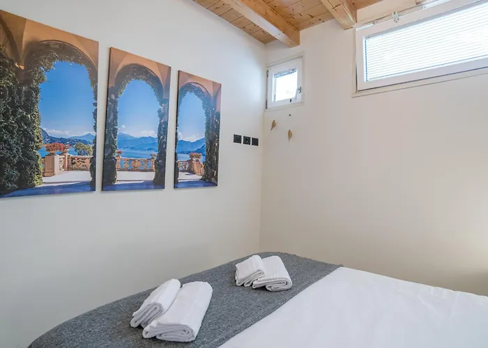Guesthost - - Lakeview With Garage Appartement Carate Urio