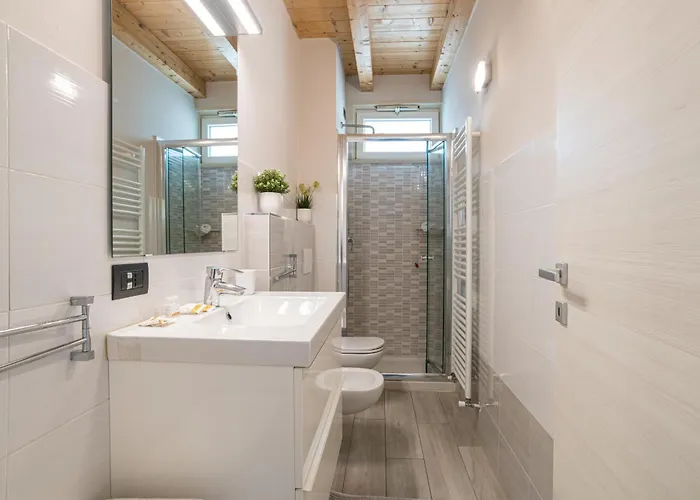 Guesthost - - Lakeview With Garage Appartement