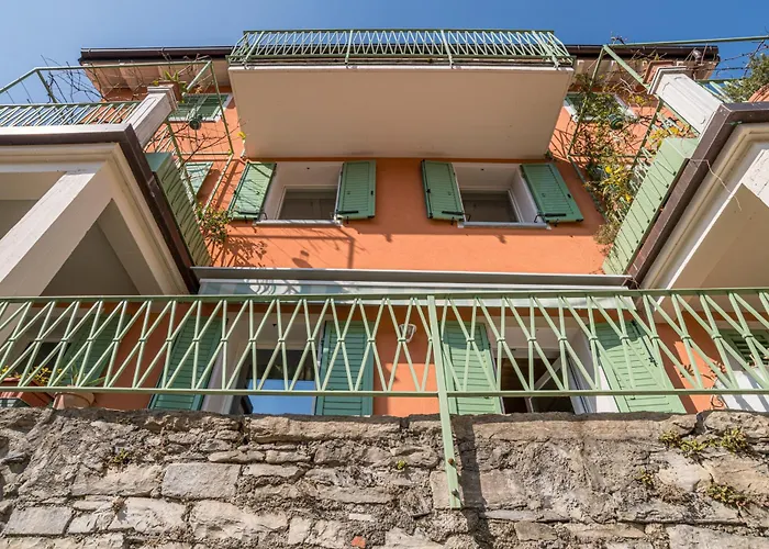 Guesthost - - Lakeview With Garage Appartement Carate Urio