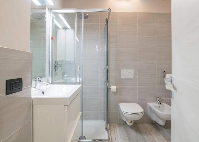 Guesthost - - Lakeview With Garage * Carate Urio